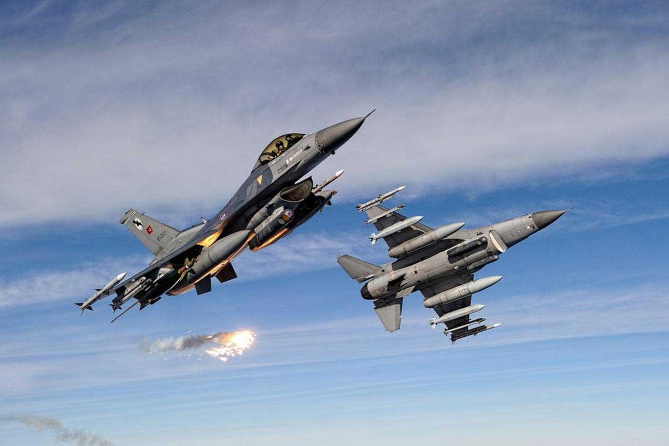 Irak'ın kuzeyindeki Zap, Avaşin-Basyan bölgelerine hava operasyonu düzenlendi Irak'ın kuzeyindeki Zap, Avaşin-Basyan bölgelerine hava operasyonu düzenlendi
